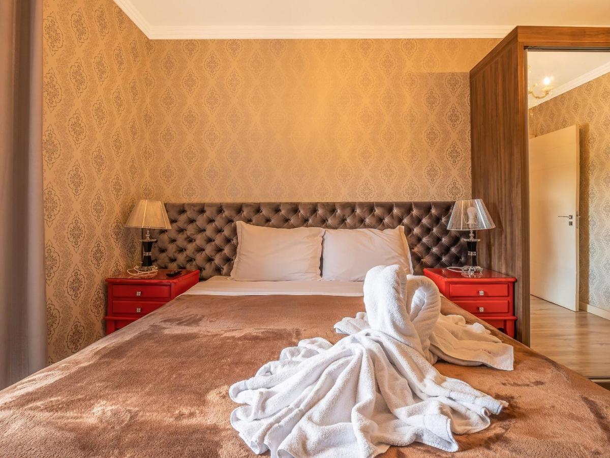 Apartamento 280 Metros, Rua Coberta - Centro - Vale Hortensias 204 Ii *